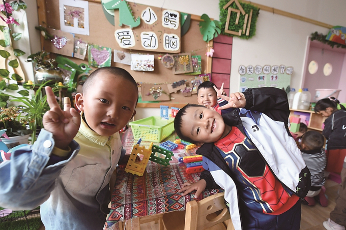 江蘇援建的拉薩市江蘇實(shí)驗(yàn)幼兒園，所有師資在江蘇接受培訓(xùn)，打造具有江蘇水準(zhǔn)的優(yōu)質(zhì)學(xué)前教育資源。 本報(bào)記者 萬(wàn)程鵬 攝