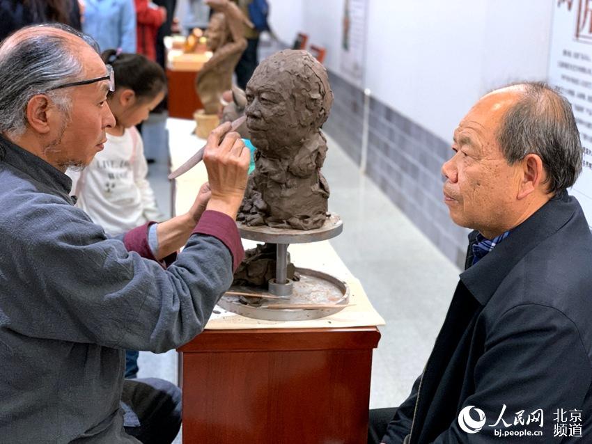 “魅力非遺，情系京西”北京地區(qū)非遺表演創(chuàng)作展開幕。人民網(wǎng) 孟竹 攝