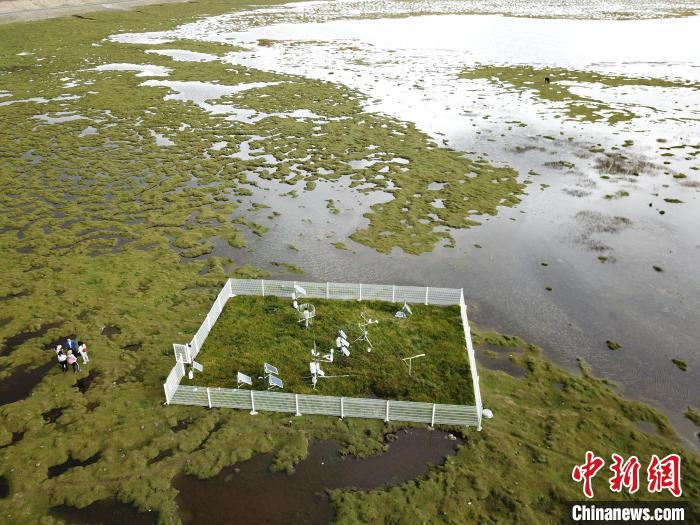 圖為玉樹隆寶高寒濕地生態(tài)氣象試驗站?！∏嗪Ｊ庀缶?供圖