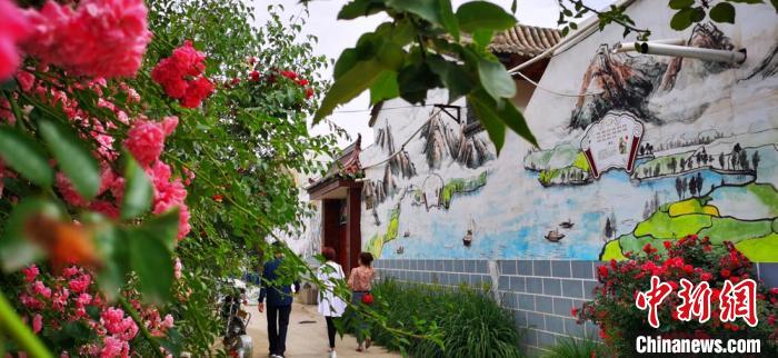 圖為臨夏州臨夏市羅家灣村村民開辦的農(nóng)家樂。(資料圖) 魏建軍 攝