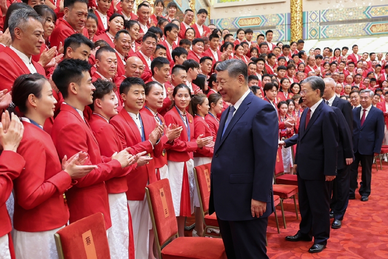 2024年8月20日，習(xí)近平總書記在人民大會堂接見第33屆夏季奧林匹克運(yùn)動會中國體育代表團(tuán)全體成員。