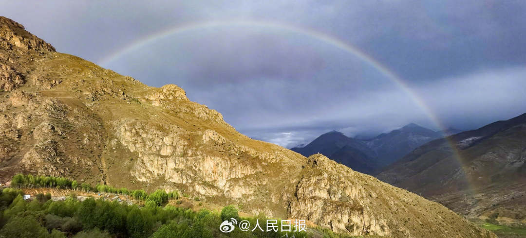 接好運(yùn)！青藏高原現(xiàn)巨大彩虹橋